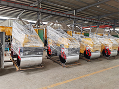 外貿(mào)出口澳大利亞的壓路機、工程照明車包裝發(fā)貨